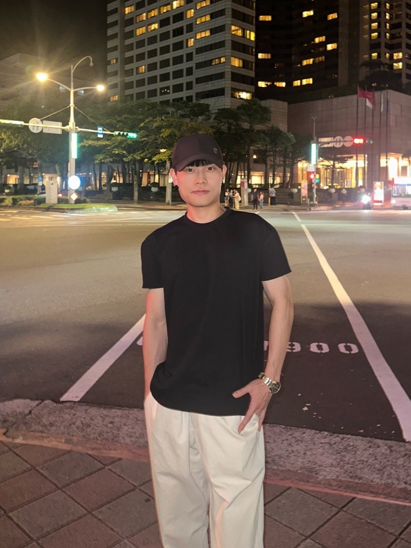 Si-Wei Chen